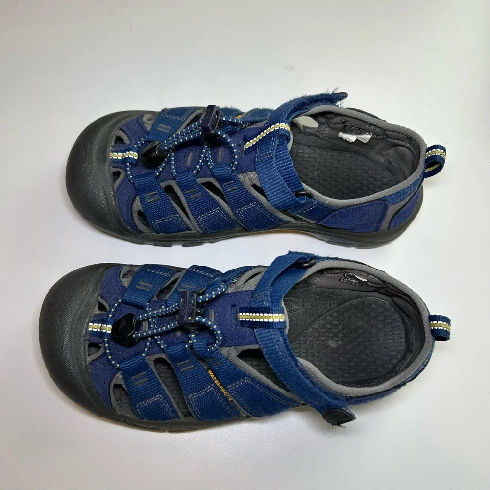 Keen Newport H2 Youth Big Kid's 3 Navy Waterproof Toggle Laced Unisex 1009962
